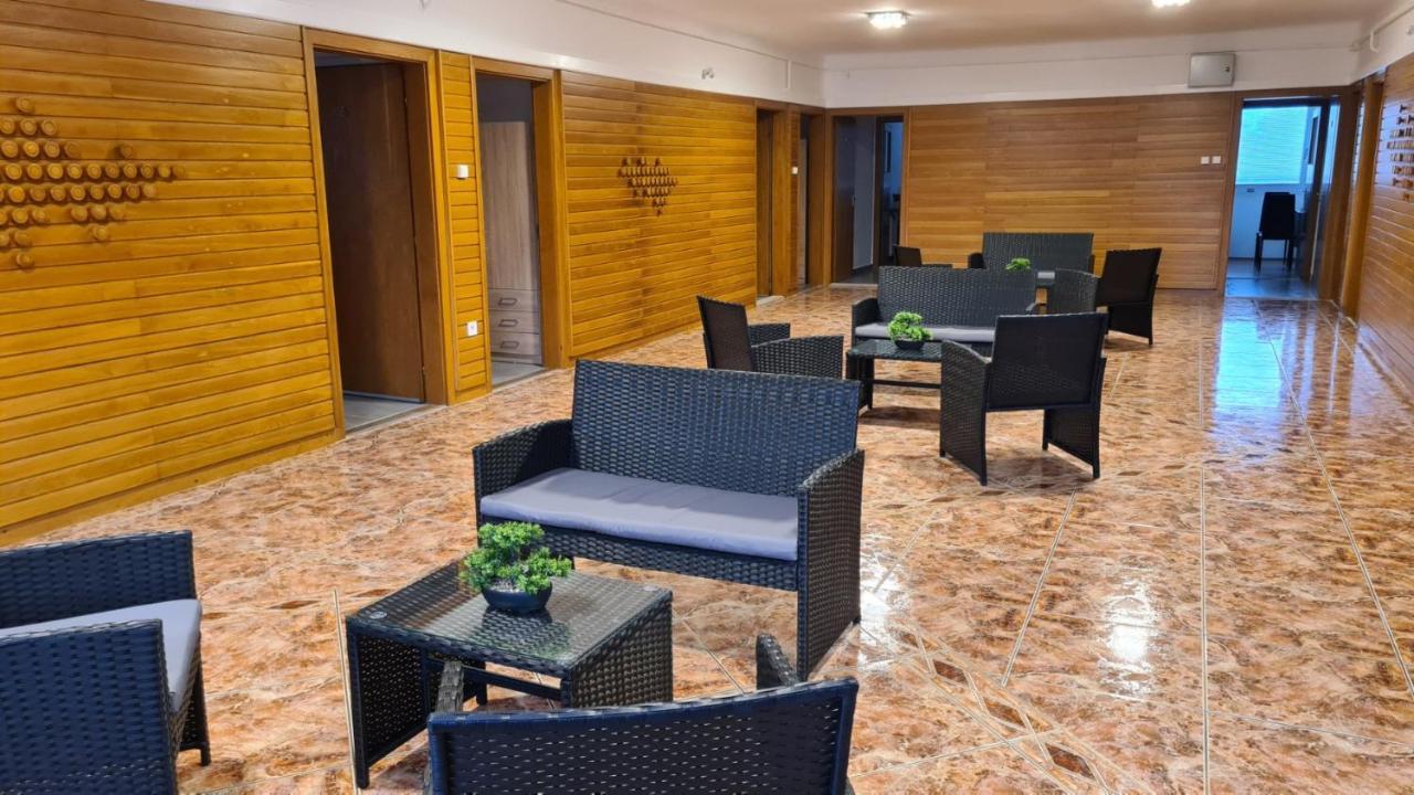 Héder Apartmanok Balatonfenyves Extérieur photo