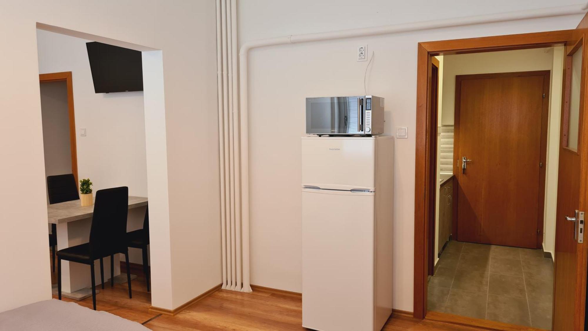 Héder Apartmanok Balatonfenyves Extérieur photo
